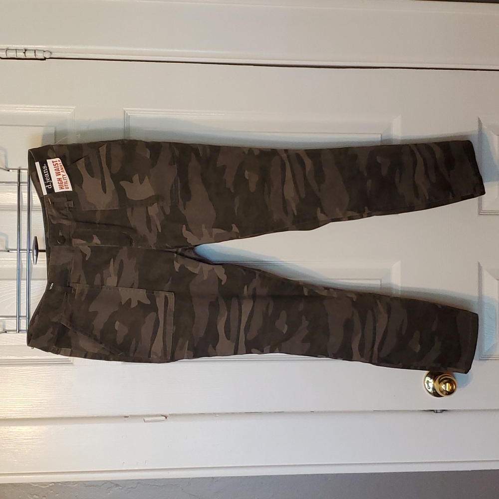 Camo high waist ankle pants